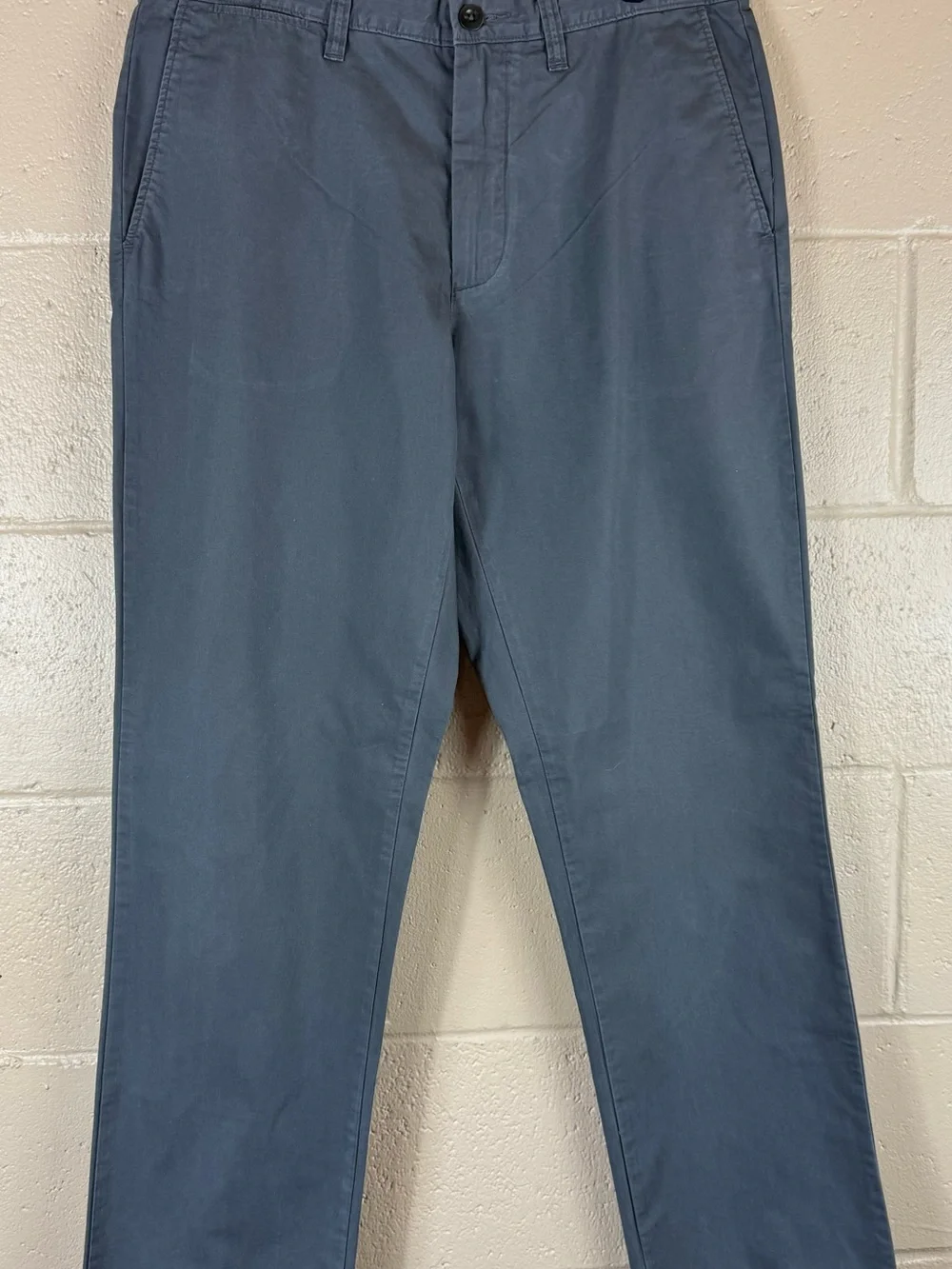 J.Crew Men’s Essex Classic Fit 100% Cotton Chinos in Size 32Wx34L